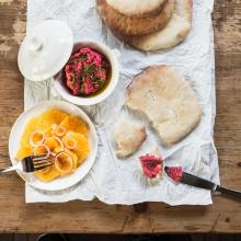 Randen Hummus mit Naan Brot