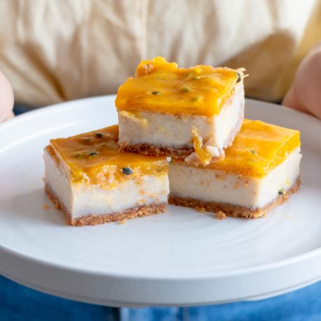 Passionfruit cheezecake