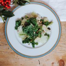 Nutty Winter Greens mit Teriyaki Kernen