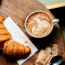 Café & croissants