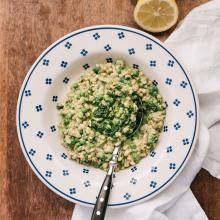 Risotto d'orge aux petits pois et orties