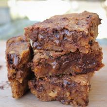 Brownies végétaliens fondants au beurre de cacahuète