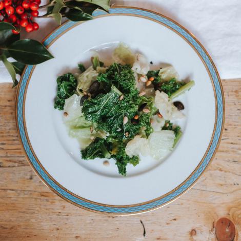 Nutty Winter Greens mit Teriyaki Kernen