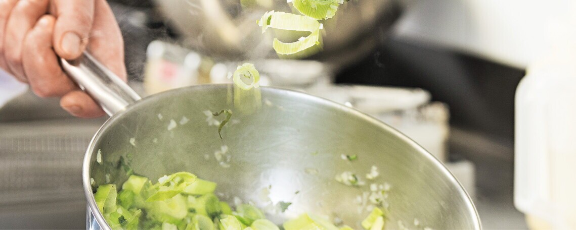 Küchenhilfe (Produktionsmitarbeiter:in) 60-80%, 3. Bild
